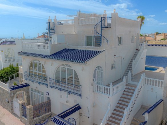 3 Bedroom 2 Bathroom Villa in San Miguel de Salinas o 1j6cta72h1vrd1mq21k9b1o01o21m