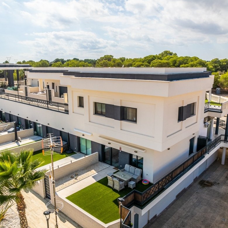 2 Bedroom 1 Bathroom Apartment in Lo Crispin o 1j6kuvb1b1l5m1lml1v2h1n94ihd25