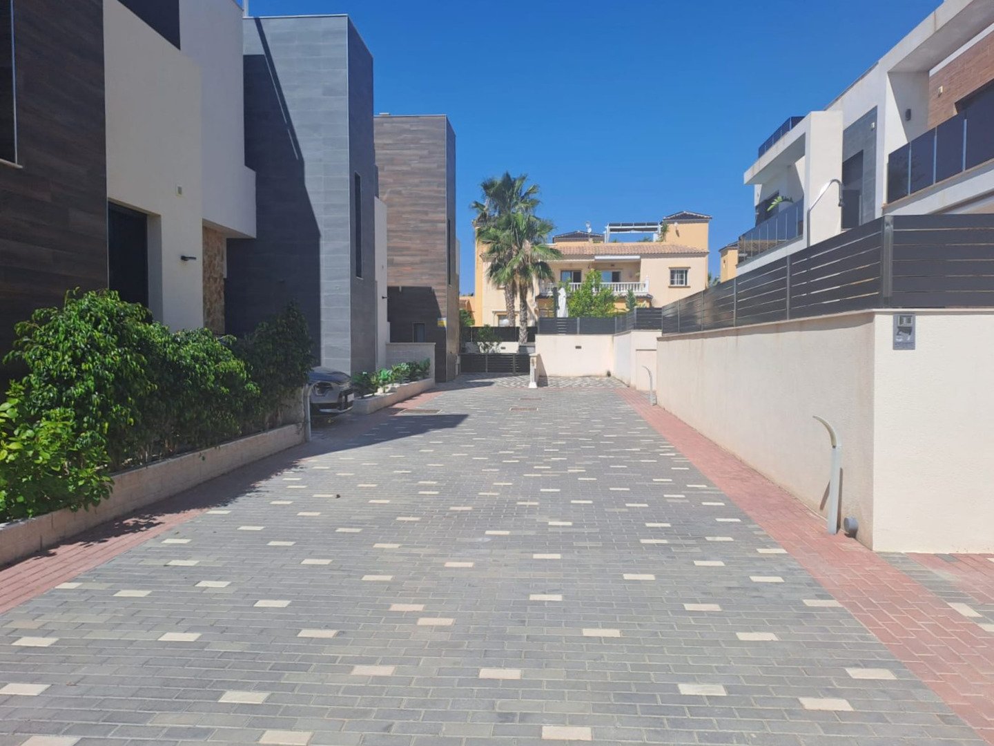 2n6qN0D9DLNV_1748603691-fullHD