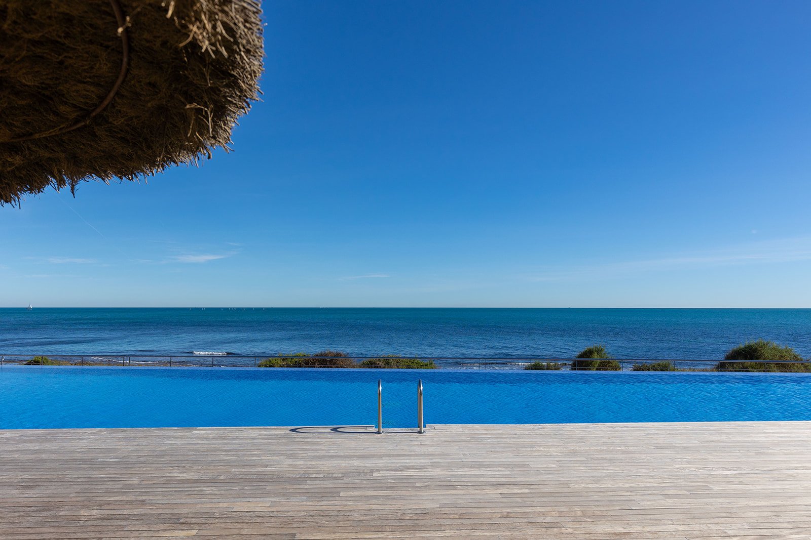 Posidonia y panorama mar