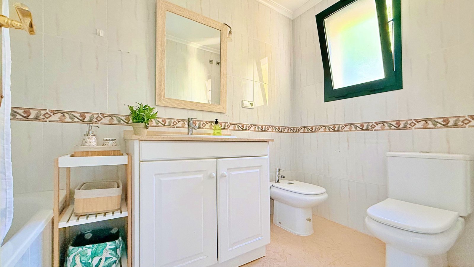 696147254624e_IMG_9048