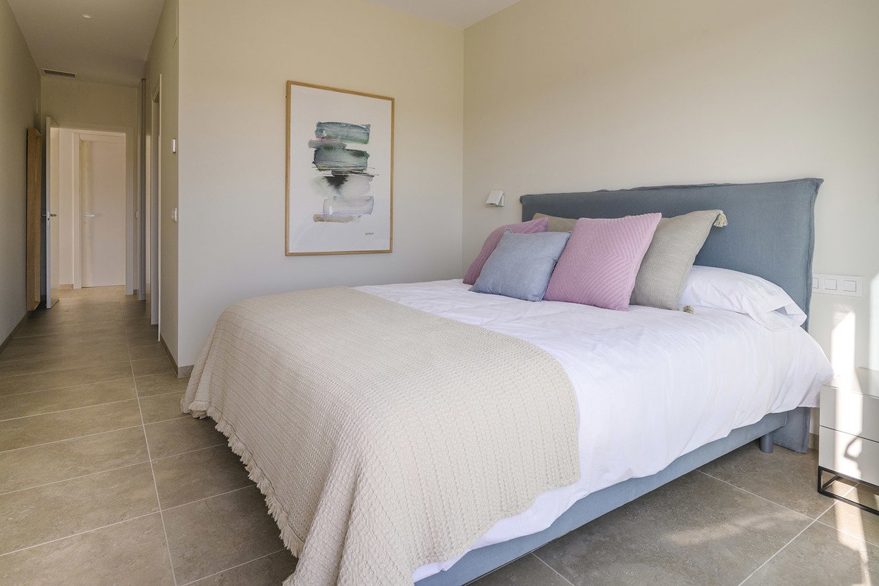 Bisbita-22-027-Las-Colinas_xlarge