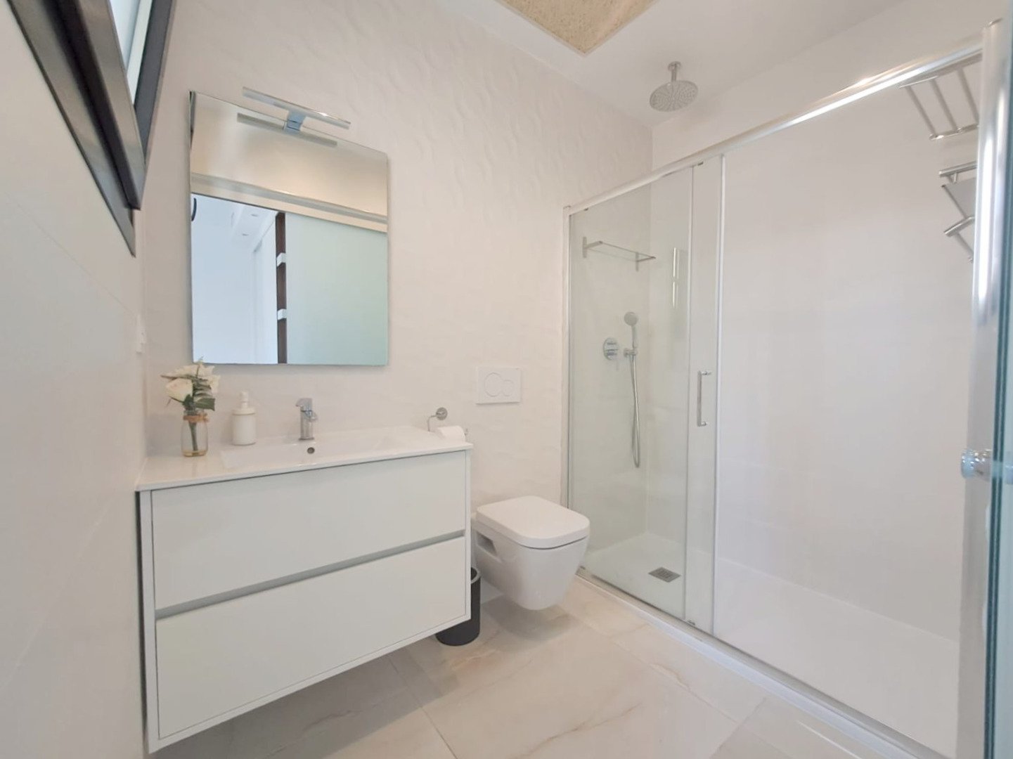 htLt1sKiVt7D_1748603755-fullHD