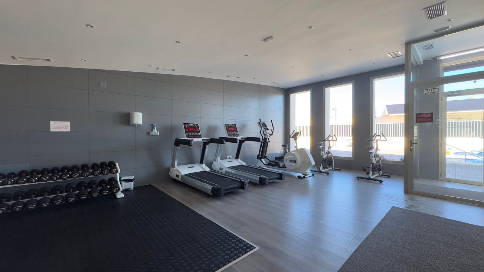 o_1j8jm187012n81uug1vf81qs71um82e