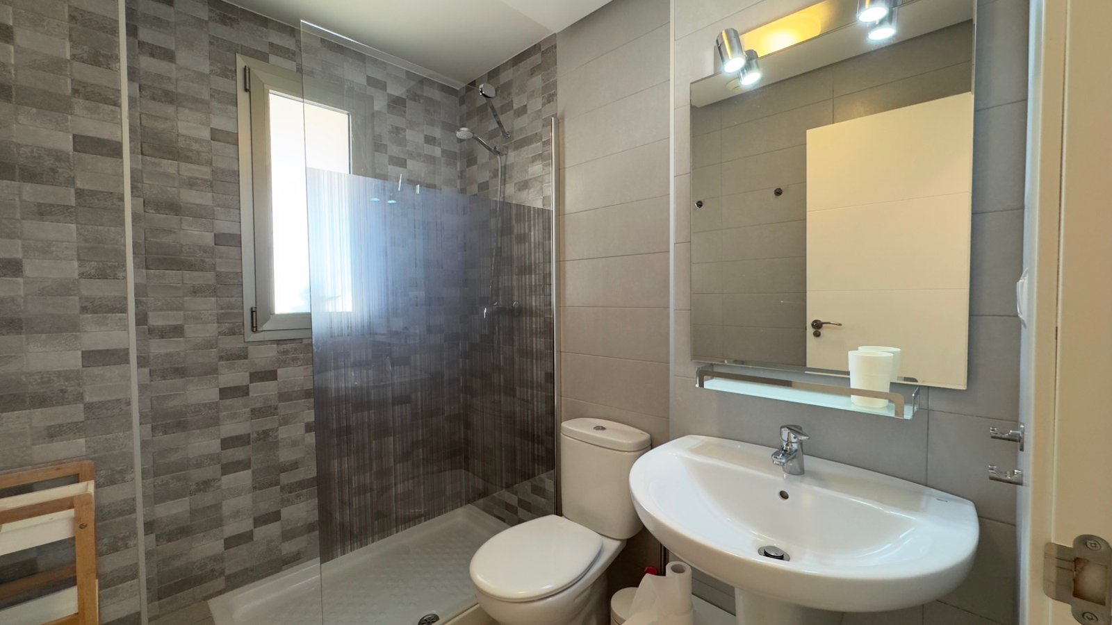 o_1j8jm1870lrl1jf97su9kl1mri26