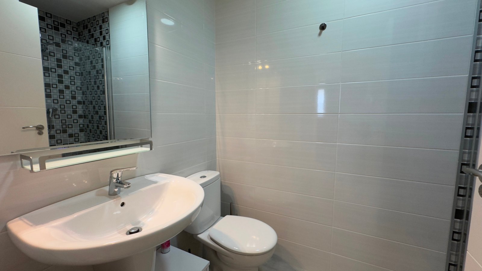 o_1j8jm1870sgp1ok71t3dqfv1cam27