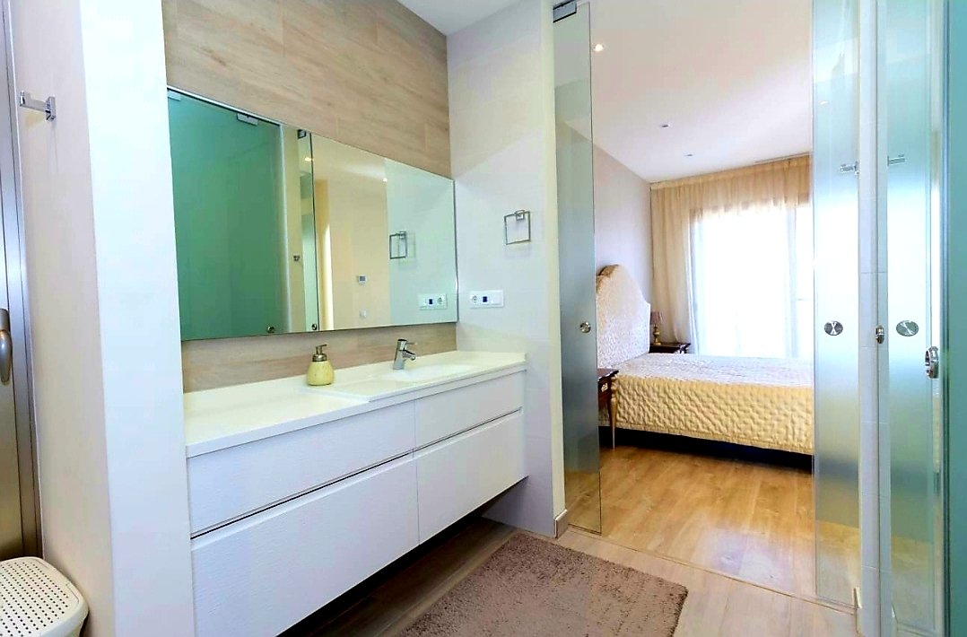 vNfzesDZ8AFW_1709738523-fullHD