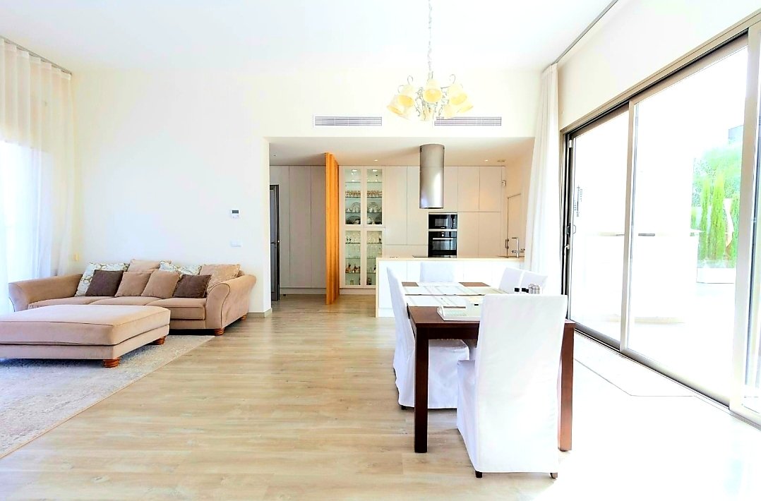 ws0-TloIokFk_1709738523-fullHD