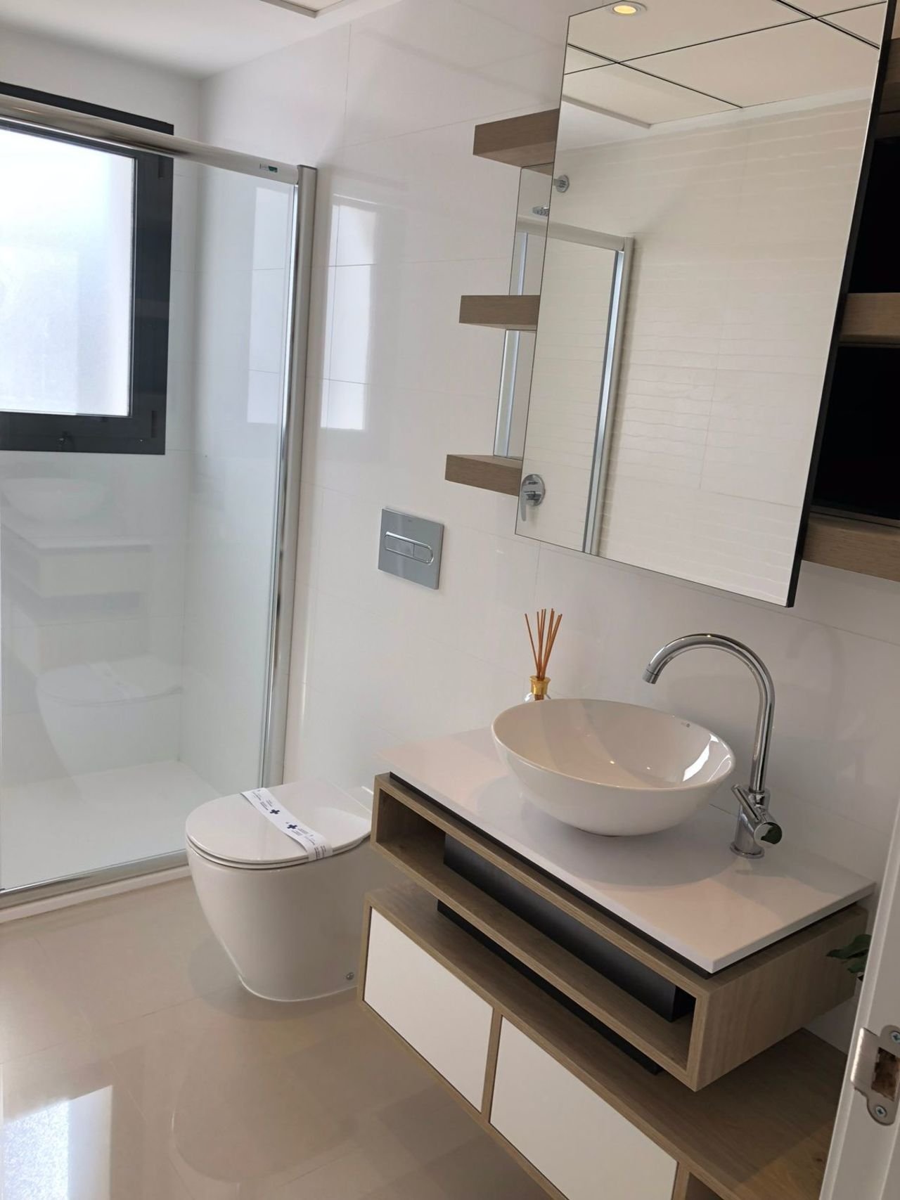 0b9df555-322a-429b-a980-413fa5eaec5b_xlarge