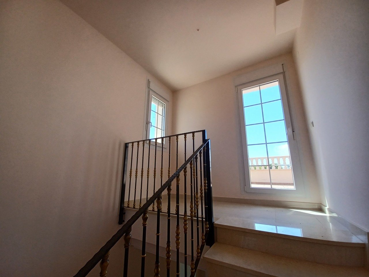 0e423f559f8d3b77e976_xlarge