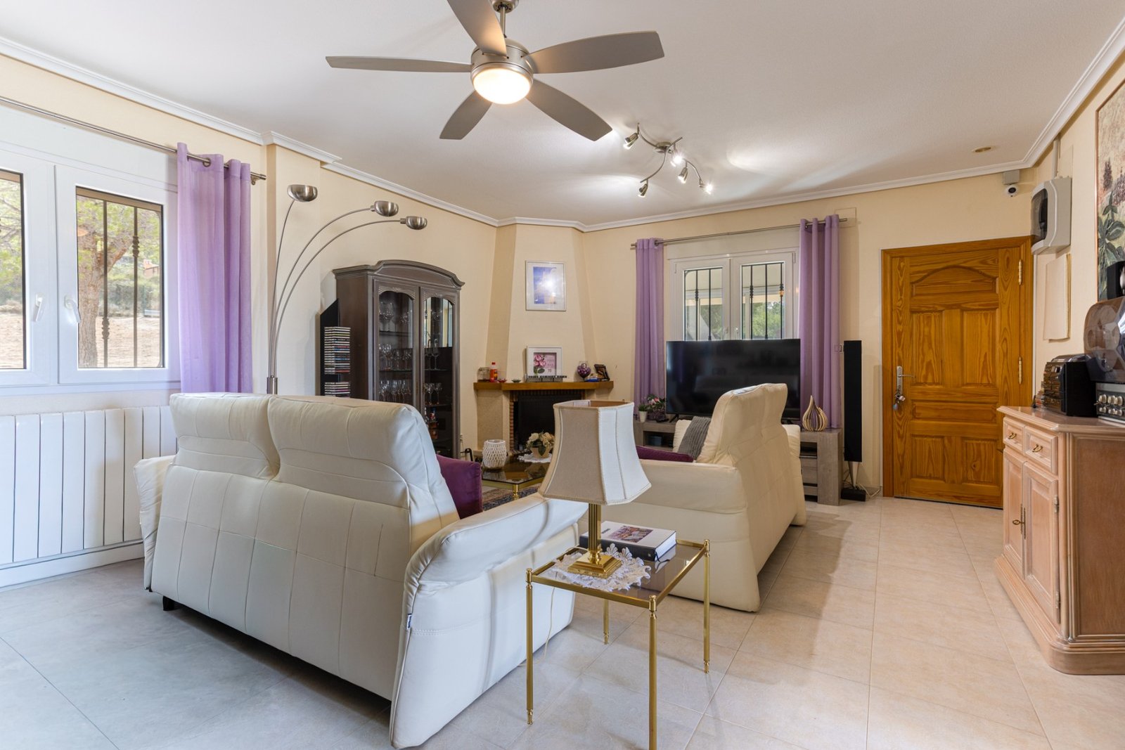 1140386_699d5b4ebf728