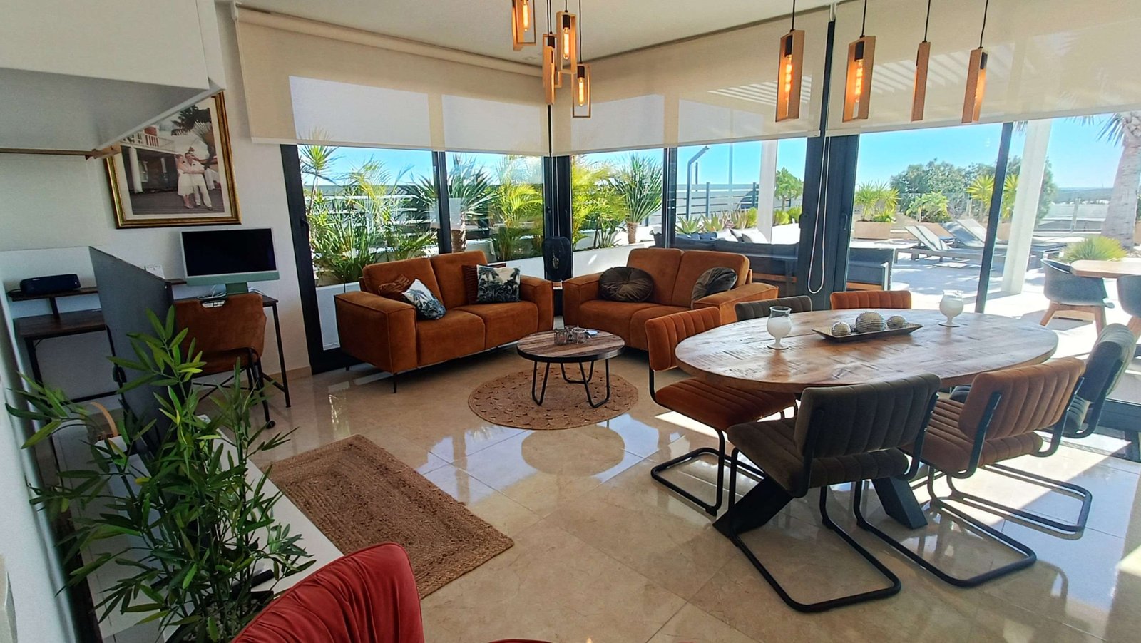 12852_stunning_detached_villa_with_heated_pool_and_large_underbuild_190226155305_2