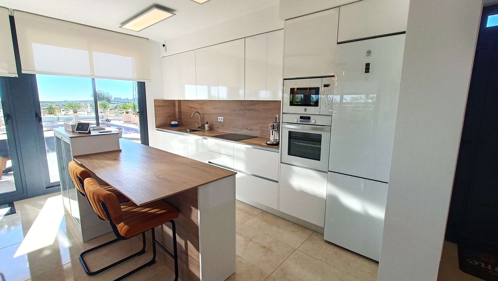 12852_stunning_detached_villa_with_heated_pool_and_large_underbuild_190226155342_8