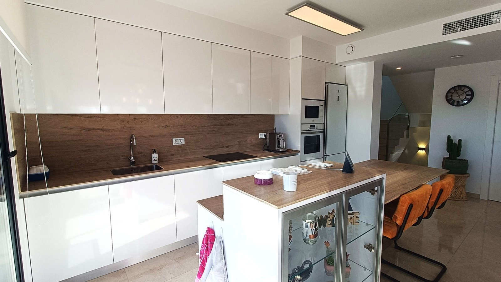 12852_stunning_detached_villa_with_heated_pool_and_large_underbuild_190226155342_9