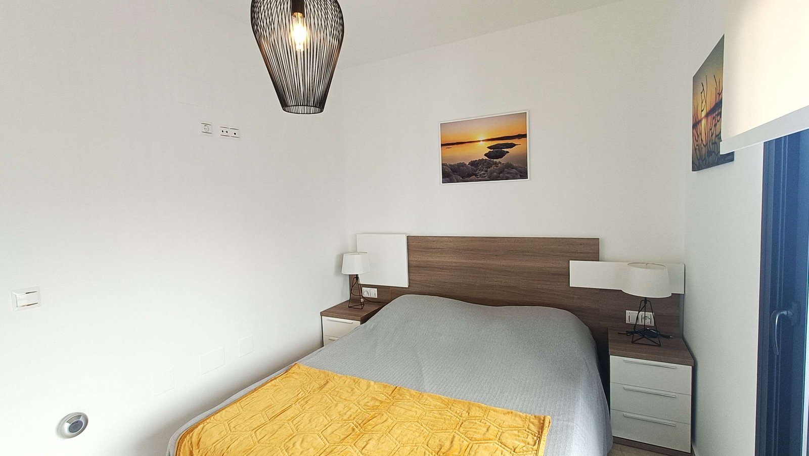 12852_stunning_detached_villa_with_heated_pool_and_large_underbuild_190226155352_14