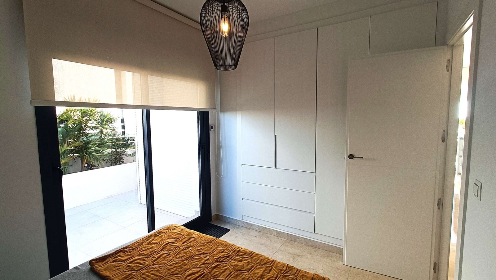 12852_stunning_detached_villa_with_heated_pool_and_large_underbuild_190226155353_12