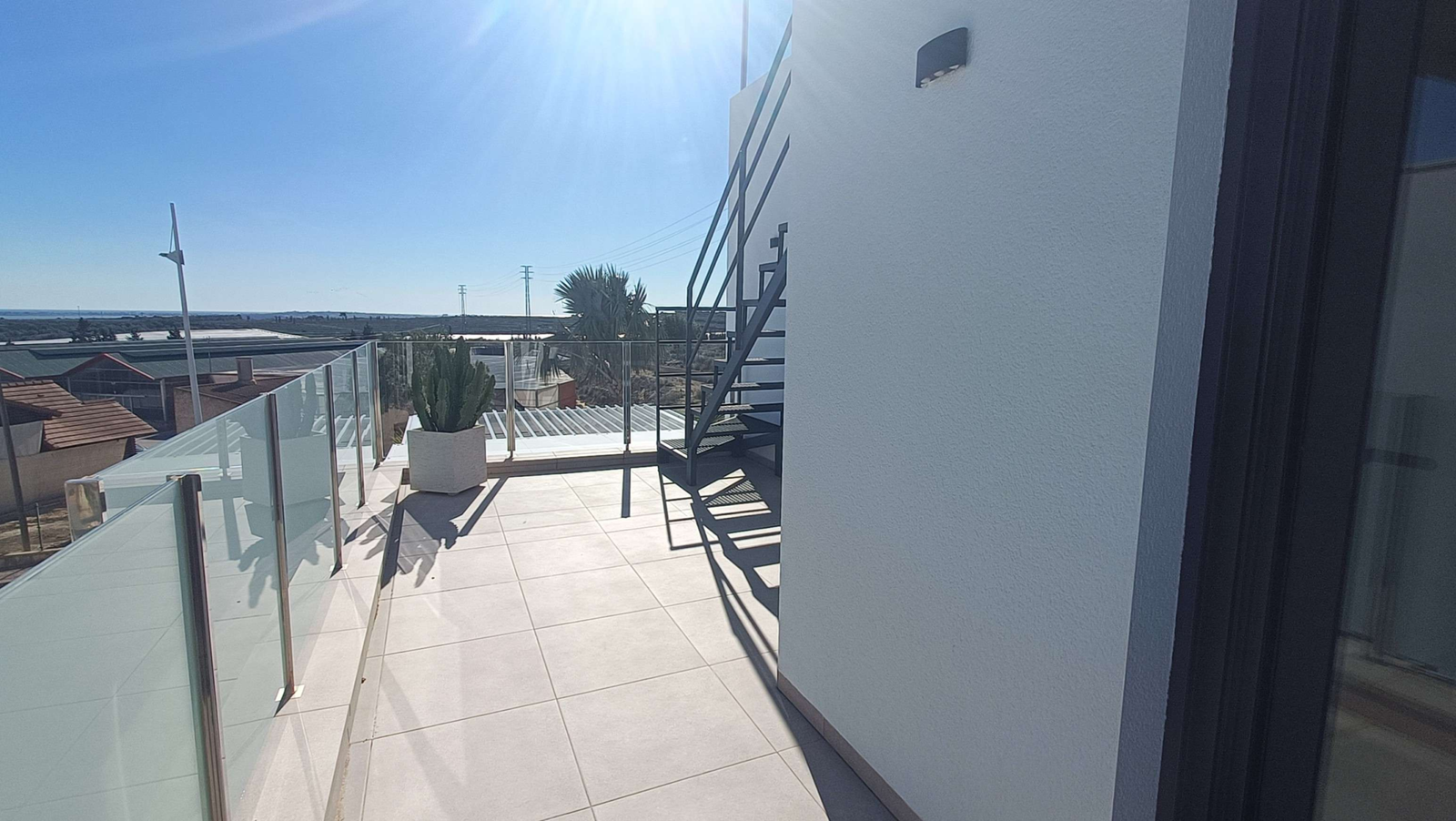 12852_stunning_detached_villa_with_heated_pool_and_large_underbuild_190226155457_27.1