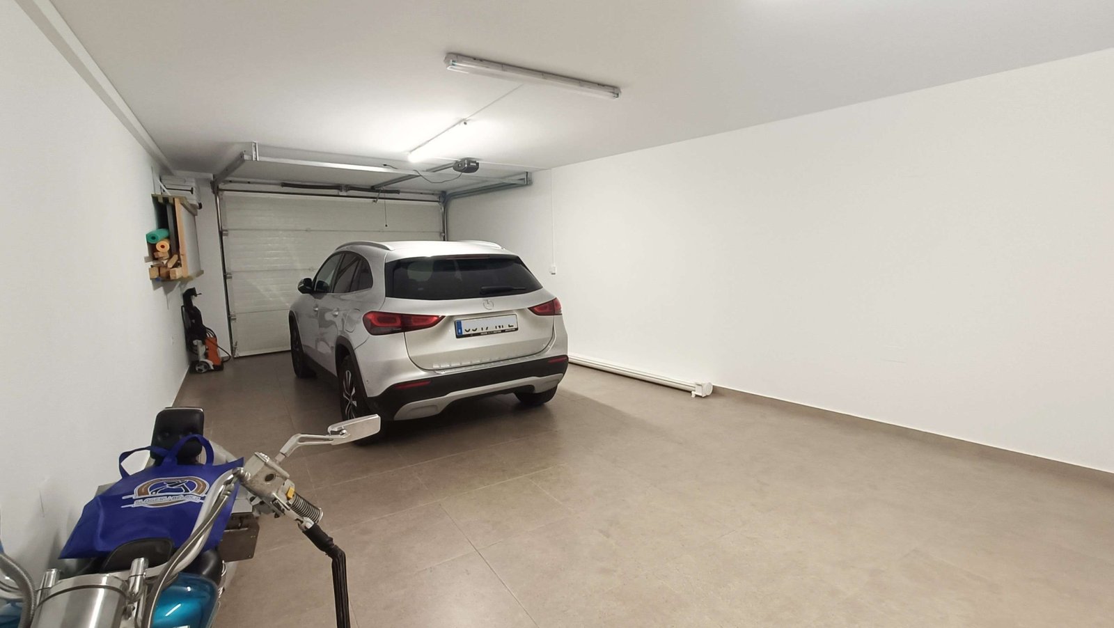 12852_stunning_detached_villa_with_heated_pool_and_large_underbuild_190226155543_49