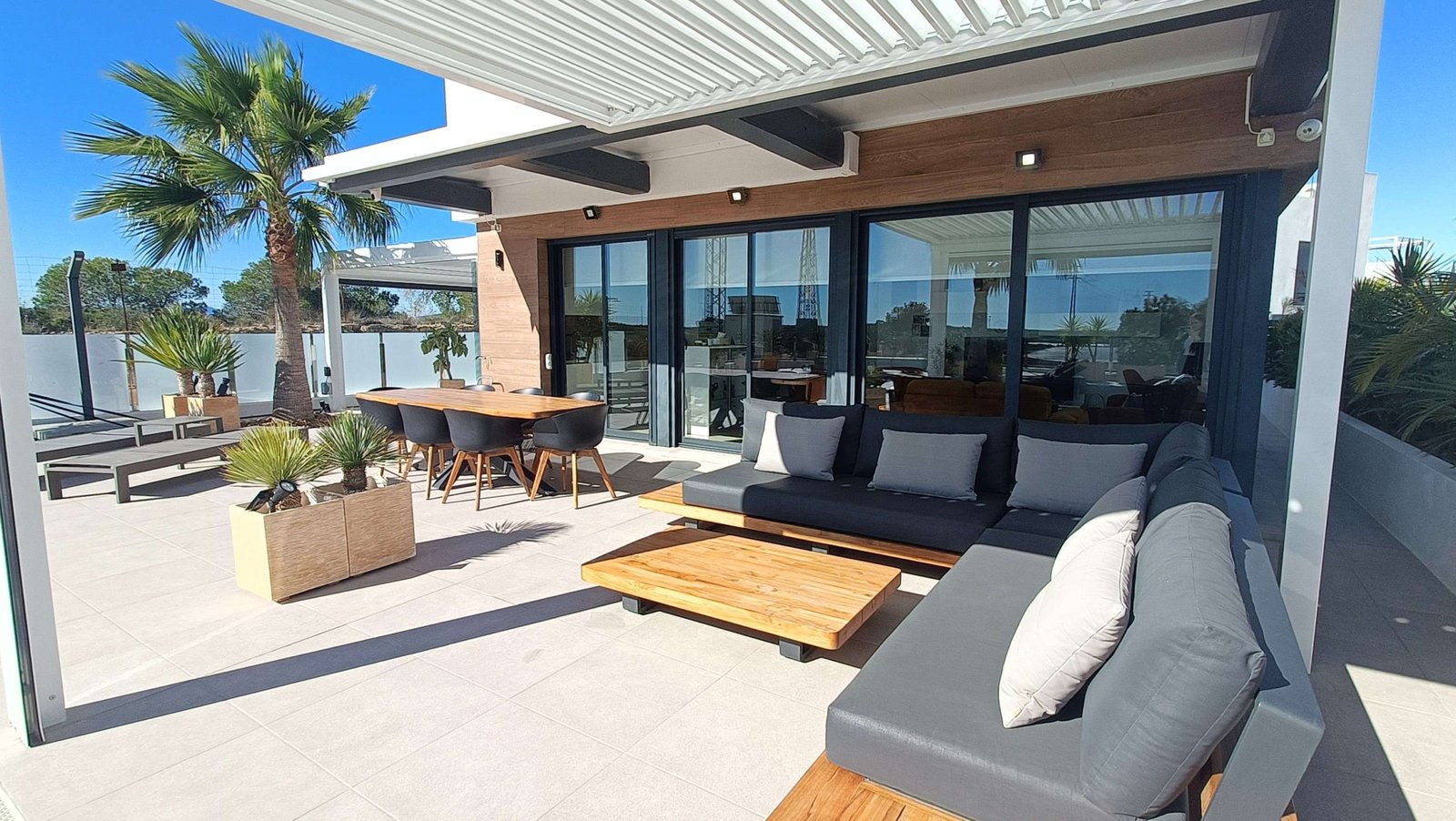 12852_stunning_detached_villa_with_heated_pool_and_large_underbuild_190226155558_54