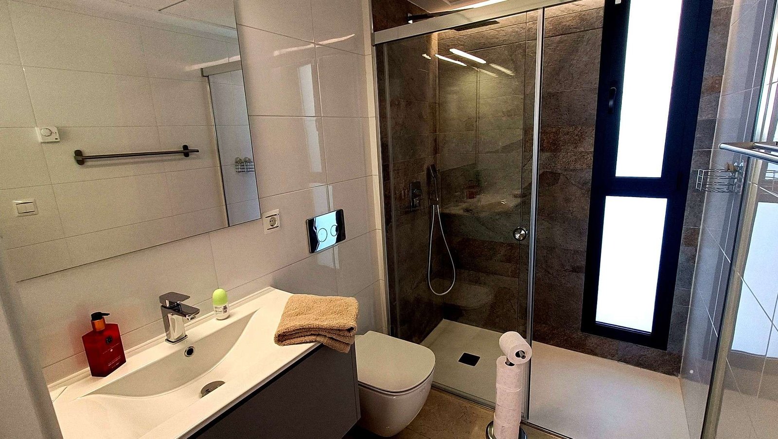 12852_stunning_detached_villa_with_heated_pool_and_large_underbuild_190226160437_16.1