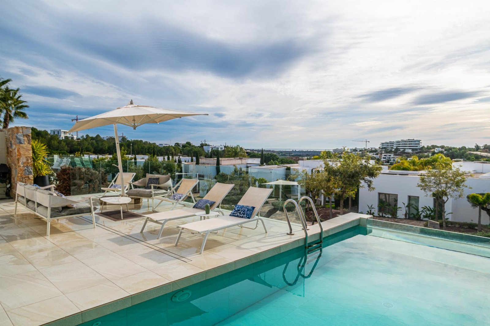 2118_o_1inor9h5u11t01csp12fna511hb1n