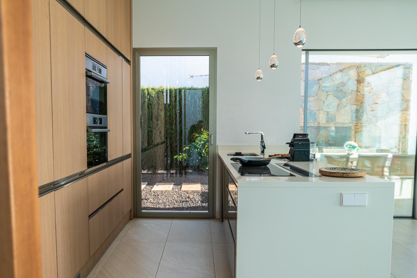 2118_o_1inor9h5u71d1ras1lc41p1154b1t