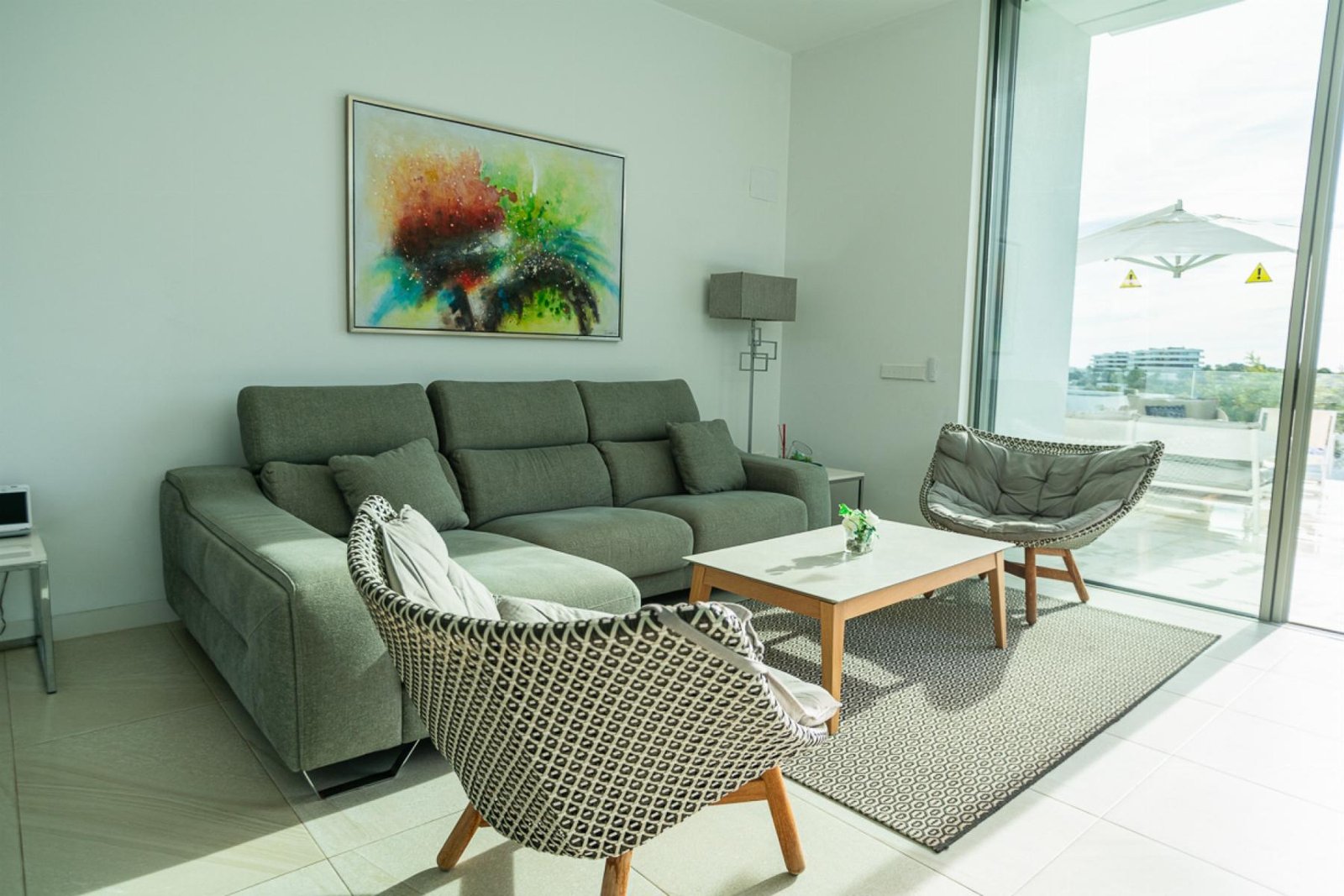 2118_o_1inor9h5u741bir75v1rb71p5922