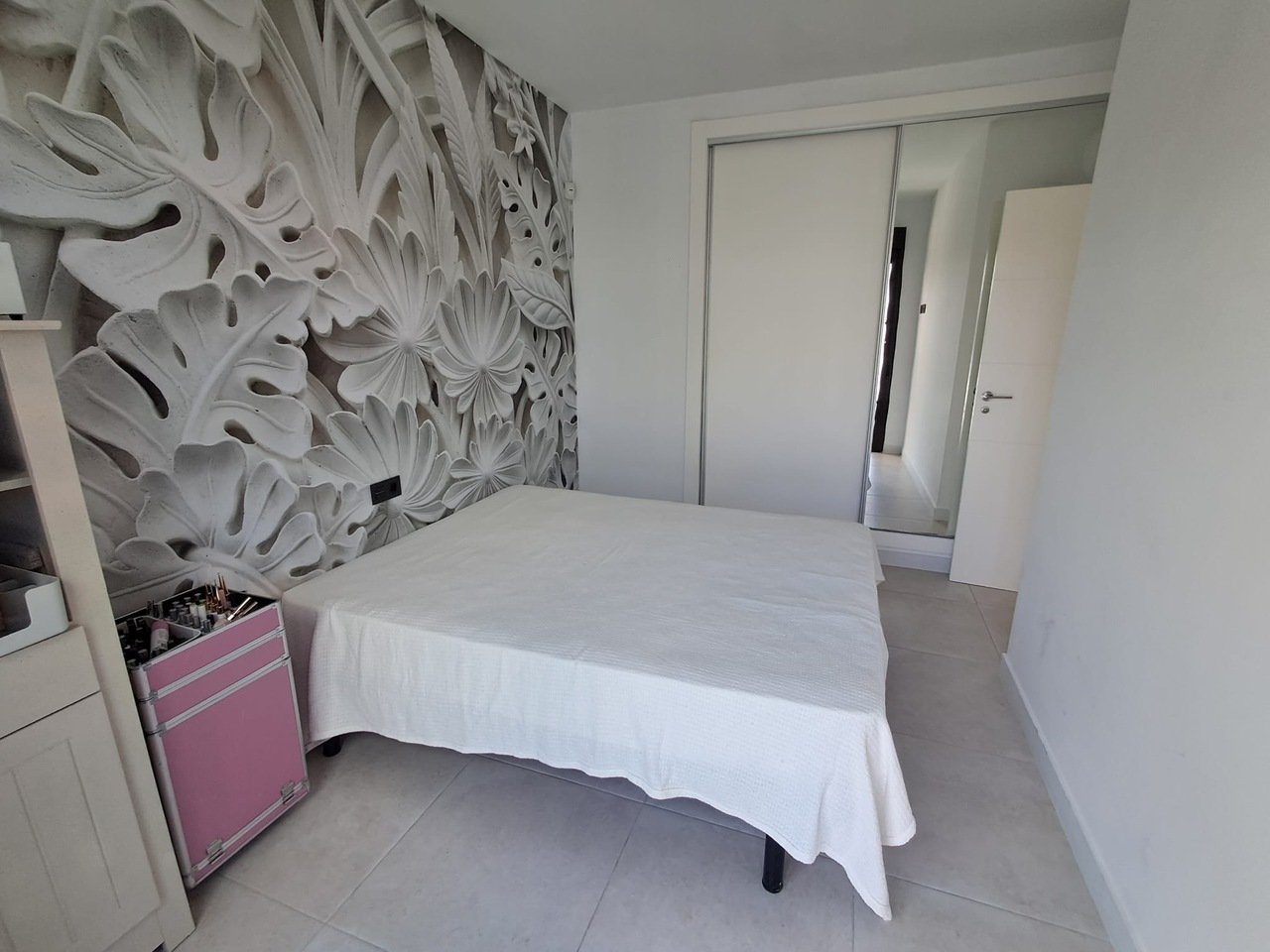 21e35cf9-c315-4820-9c42-0e76b1a0f344_xlarge