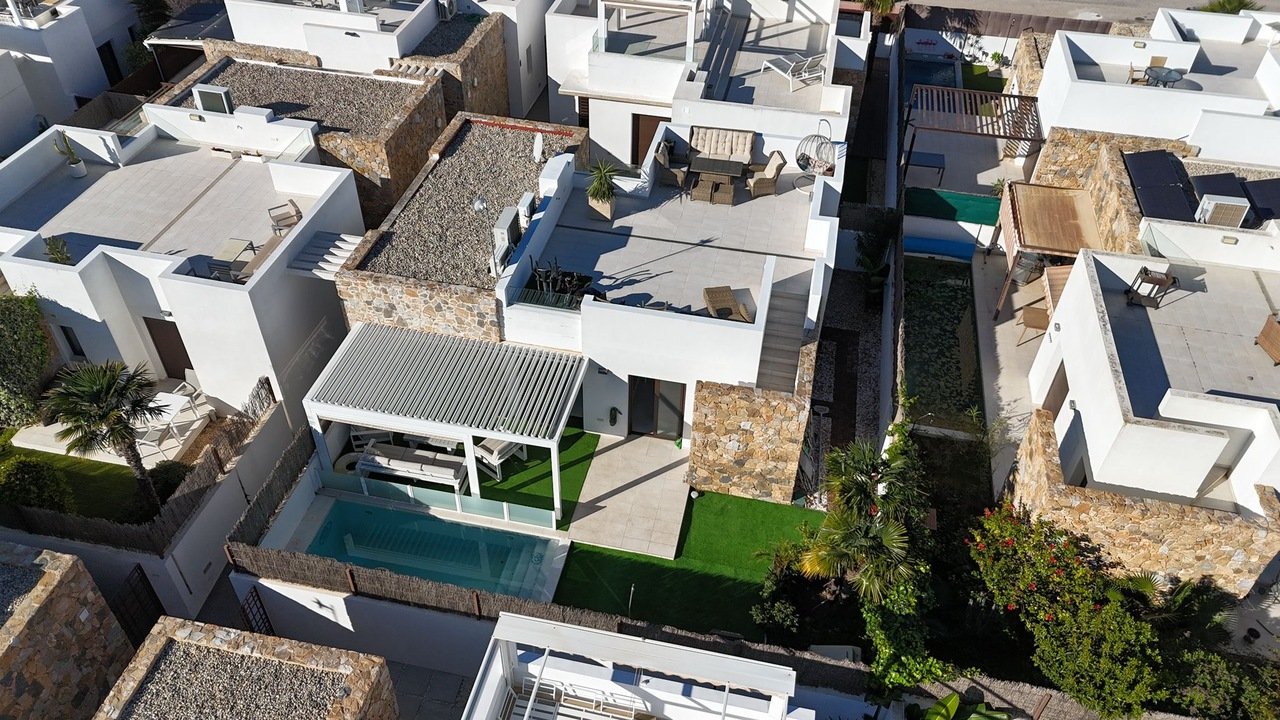 6ca5ba12-4857-4488-9c4e-aa040a9066fb_xlarge