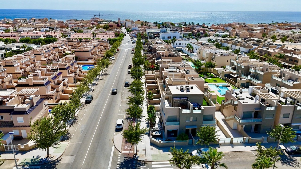 a5ada8ba-c7ba-4b90-a622-6ea71122ea6e_xlarge