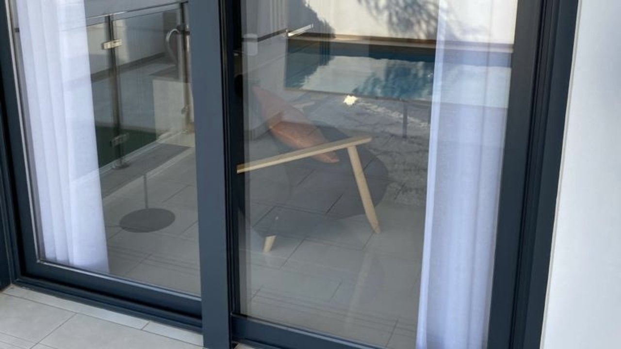 e4f8004d-5e46-4a65-81c3-3d8bbfe48d27_xlarge