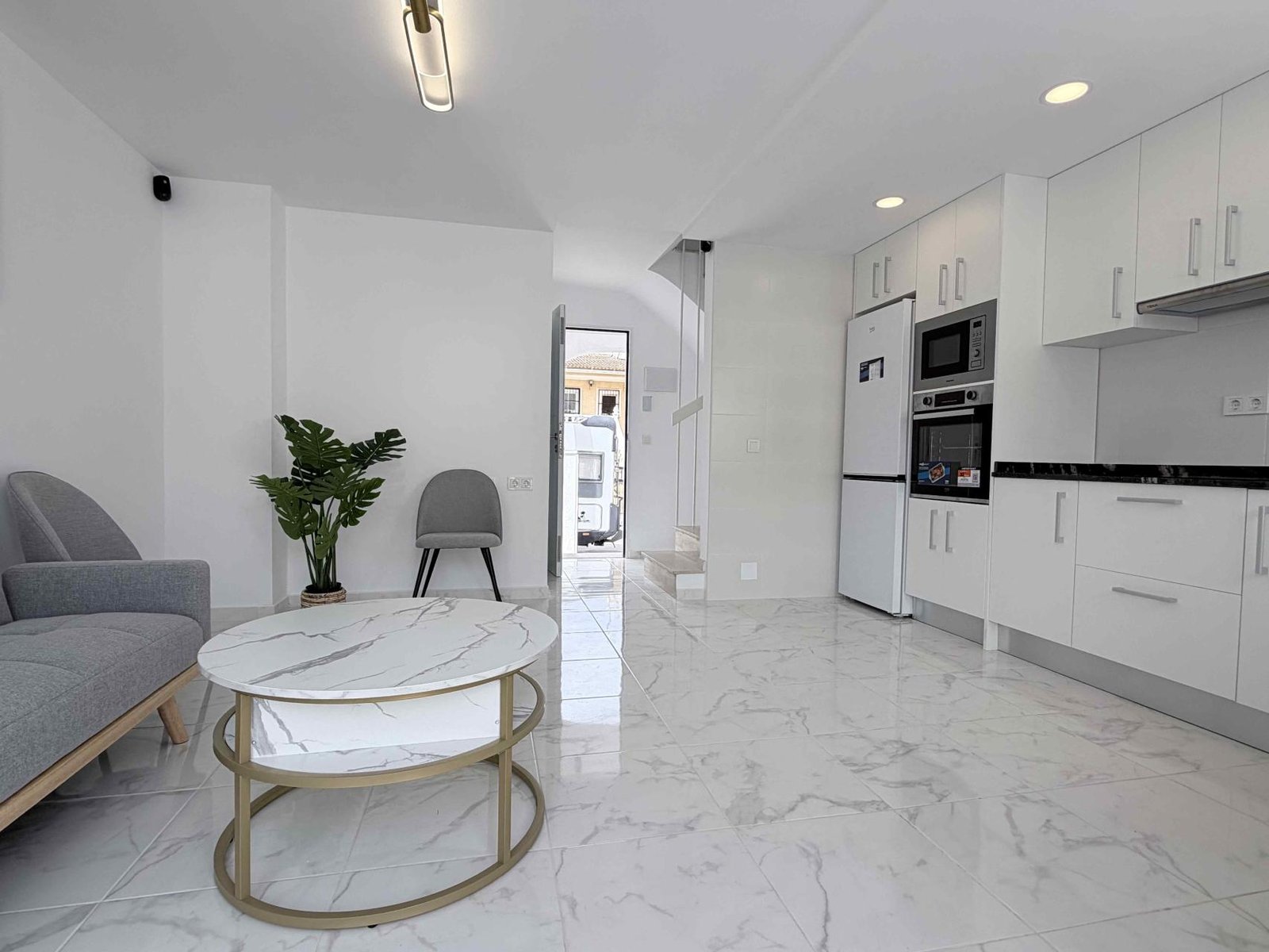 g_202mubemz7ux5drv4aic