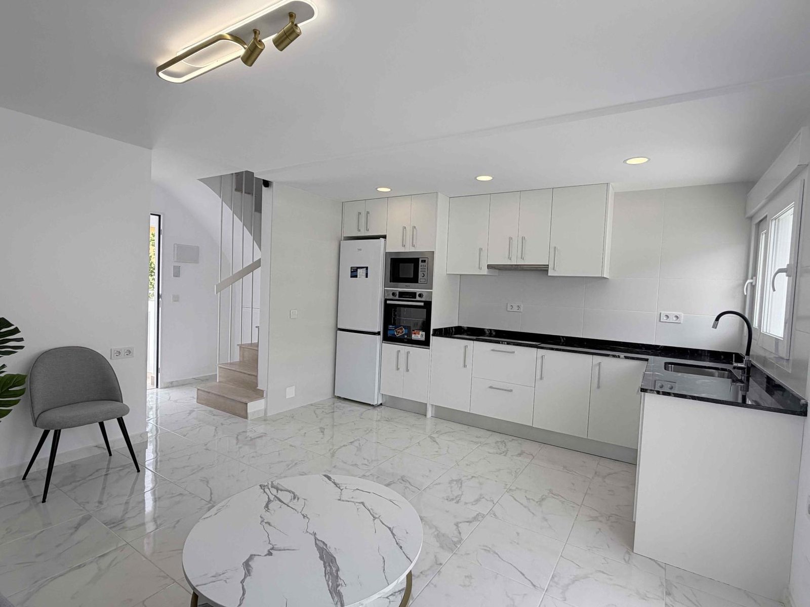 g_55gsv208iu25xvuig70b