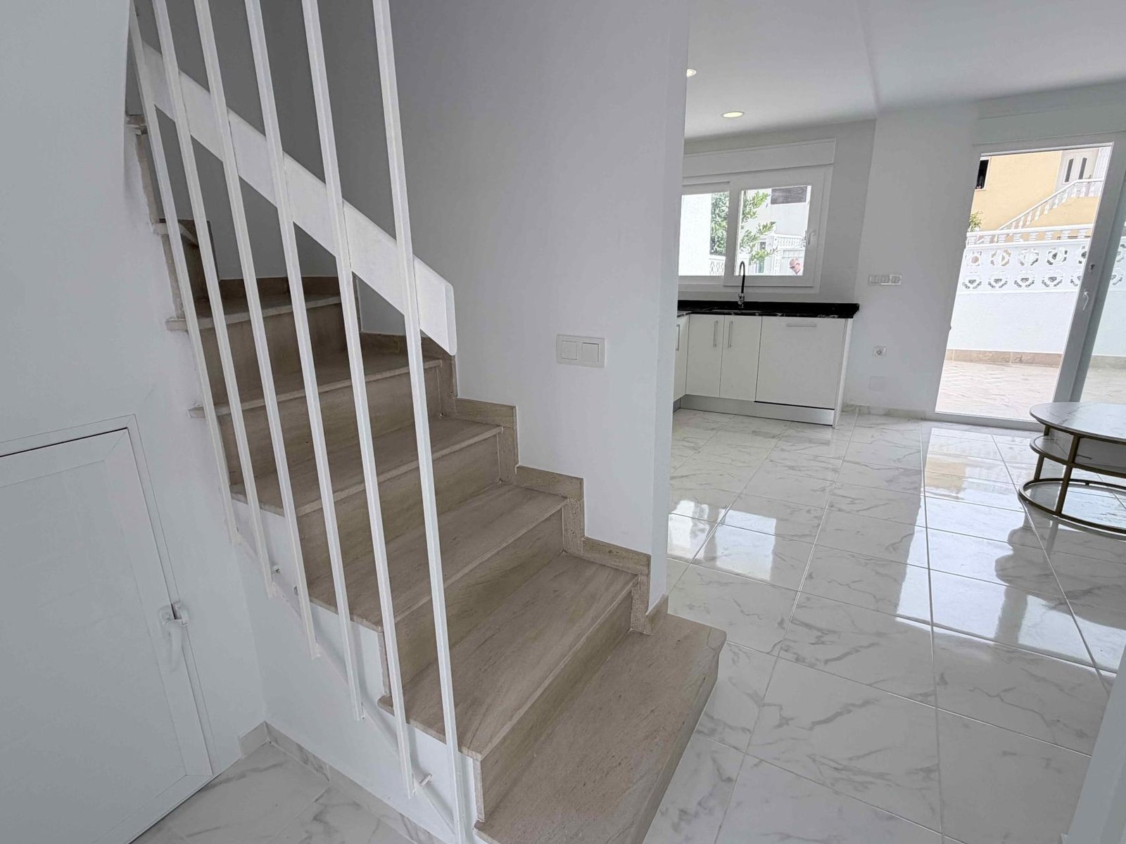 g_iba50y3miw3y4web4d8b