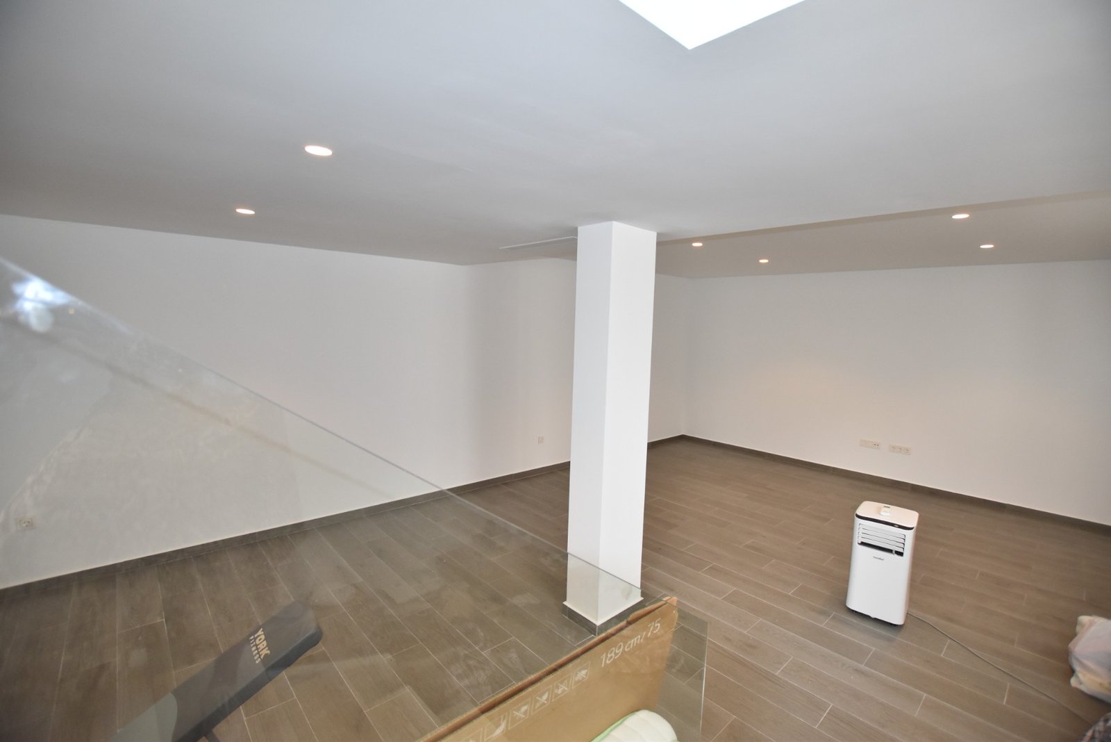 o_1hnqcrkj11j3g1i3h1r59eo5itn3l