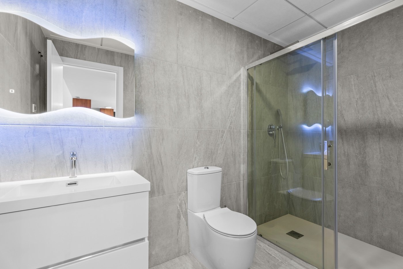 o_1ht6r1v1e10merjm1eg7jcf131i43