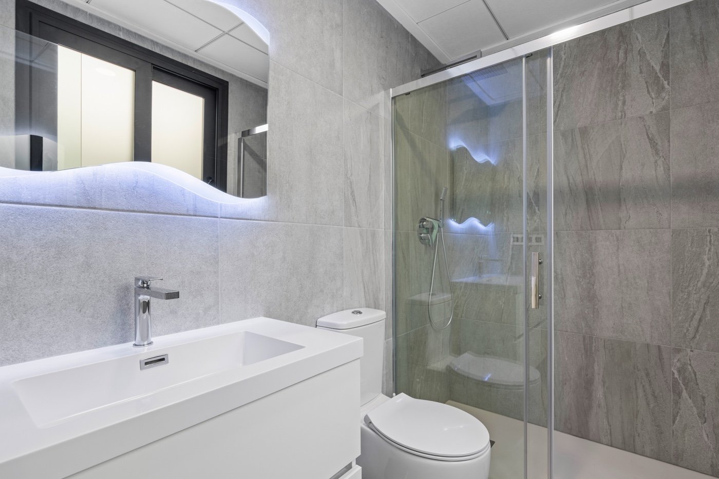 o_1ht6r1v1e16bc19mo1k8enrd1vp3r