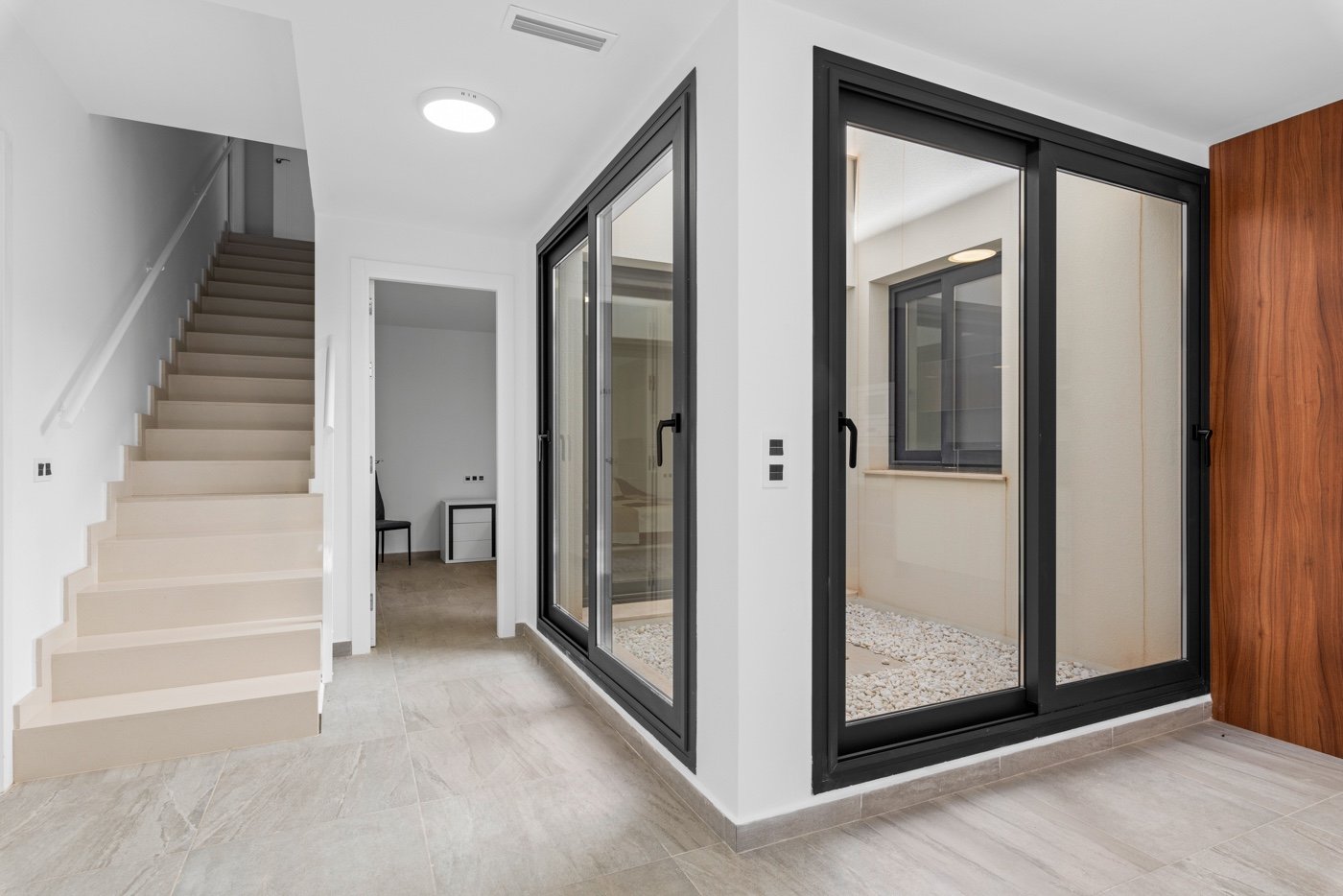 o_1ht6r1v1e1719dgph158d2qg3s