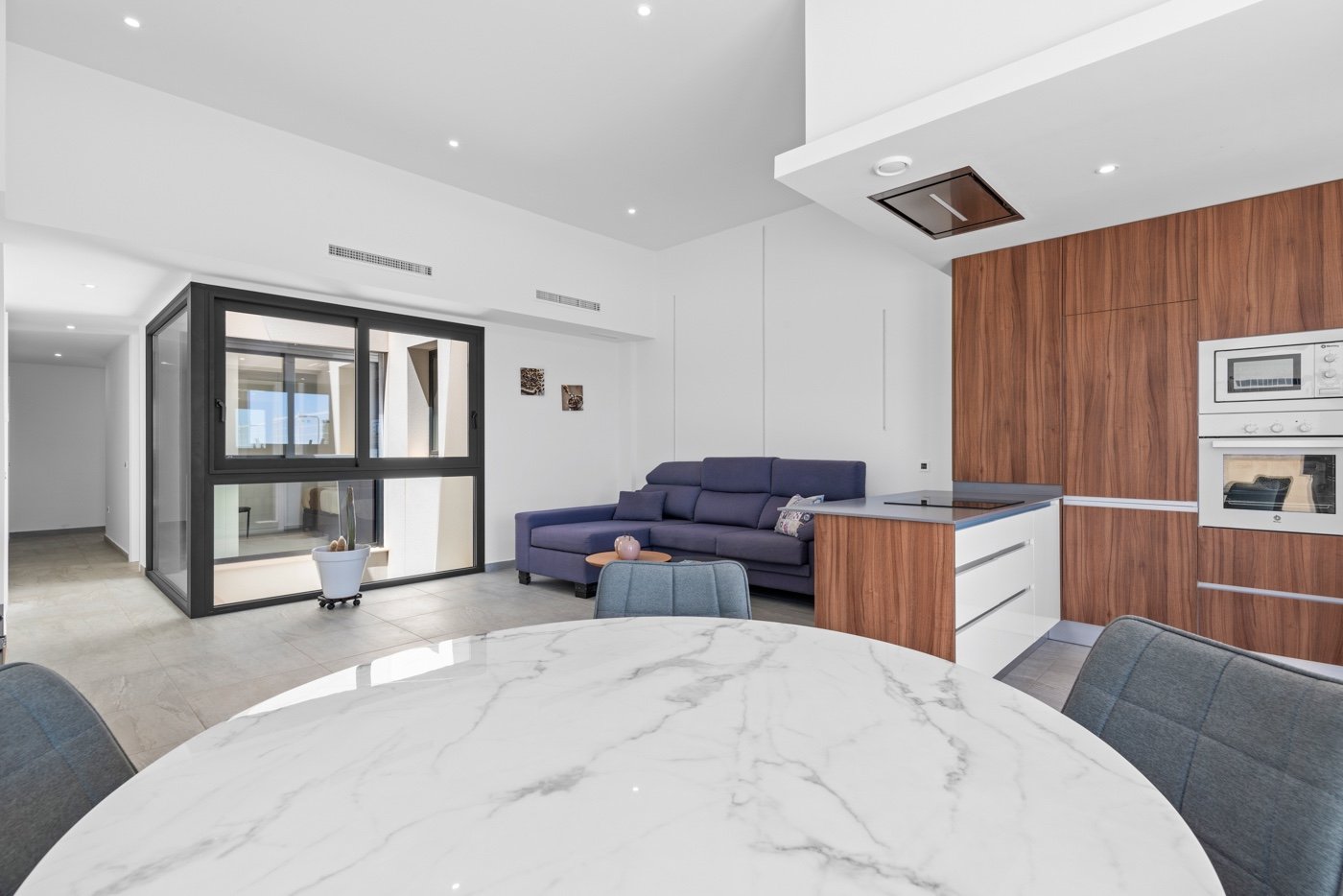 o_1ht6r1v1e18uo1b8ipqs3rk1gbn3b