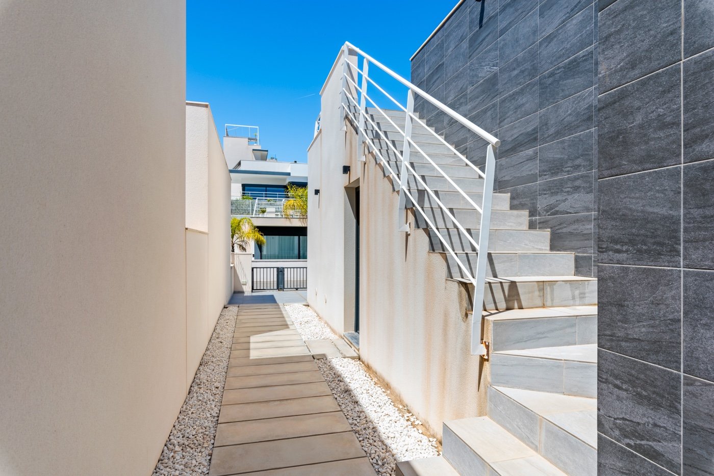 o_1ht6r1v1e1ga51hoj1r9oek816mj2t