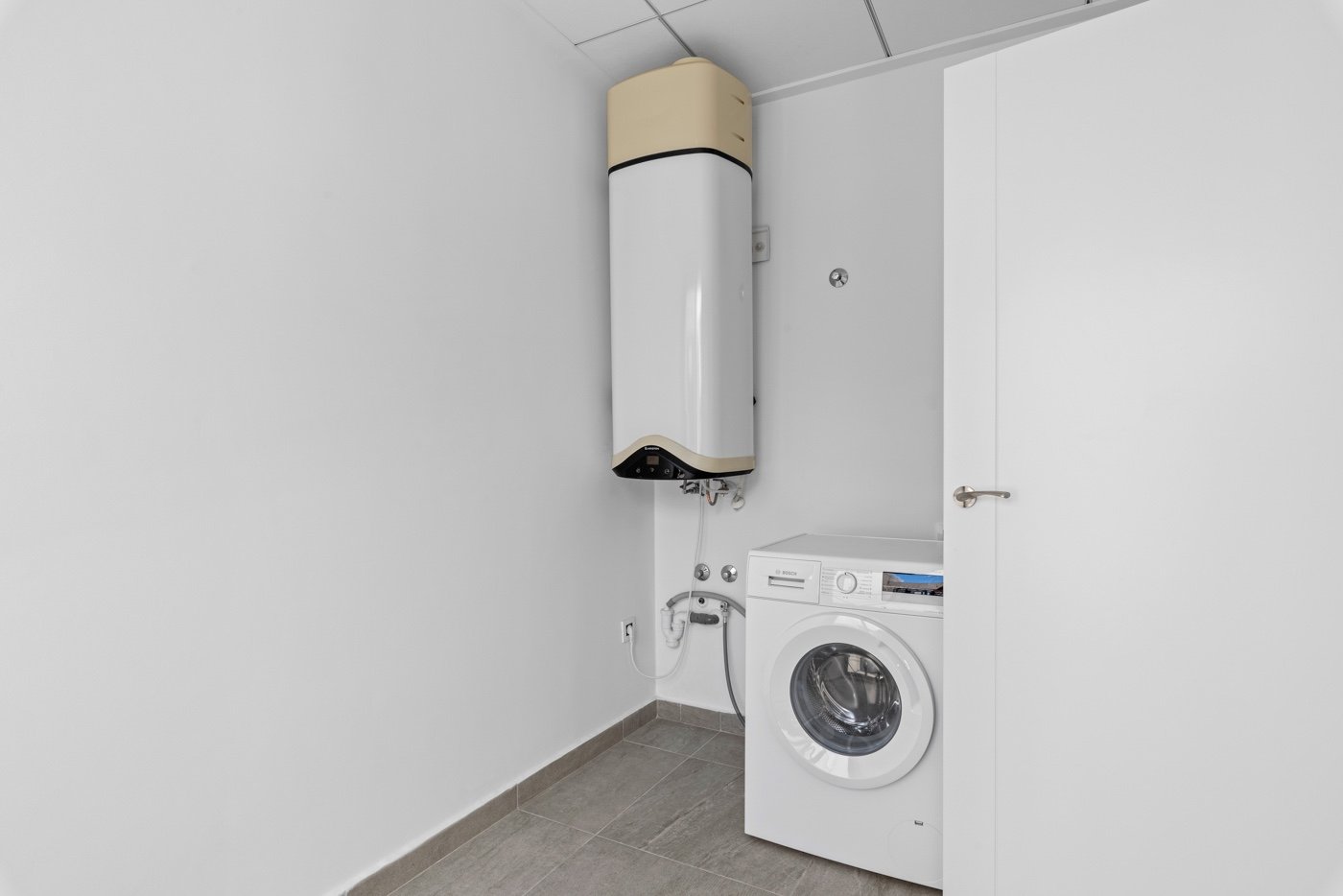 o_1ht6r1v1e1rvni5adh341j82d3n