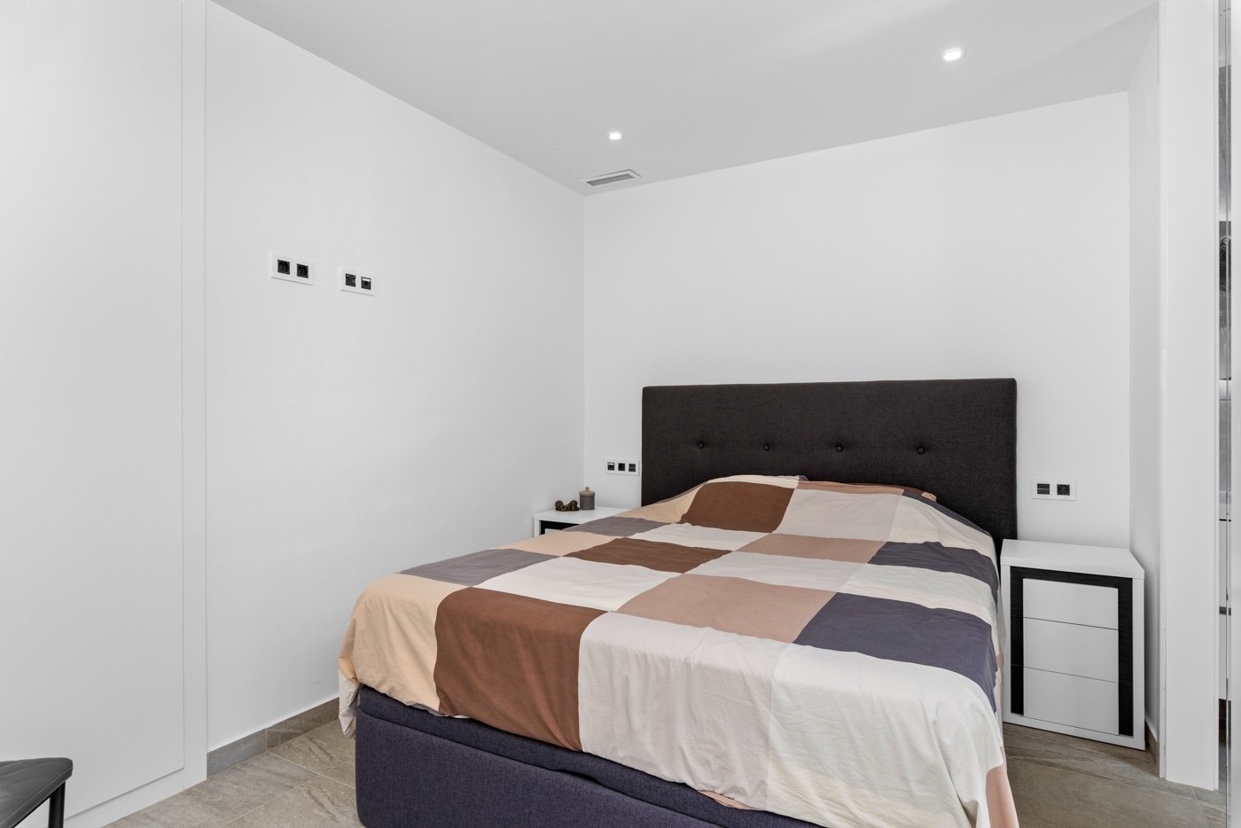 o_1ht6r1v1ecib6vvc1d2cirbf3e