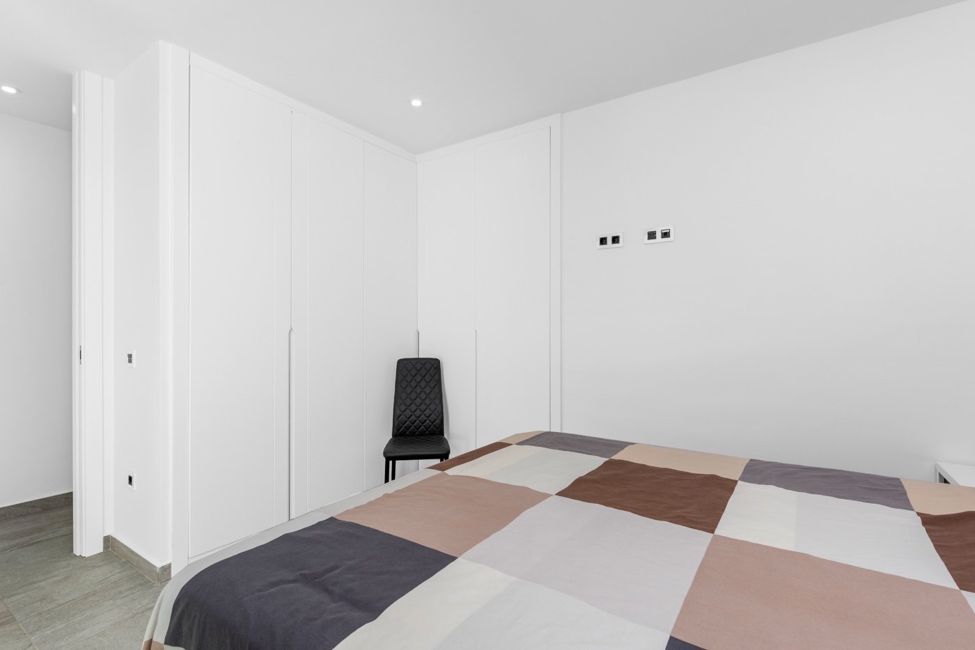 o_1ht6r1v1etdb48n32j8o14613g