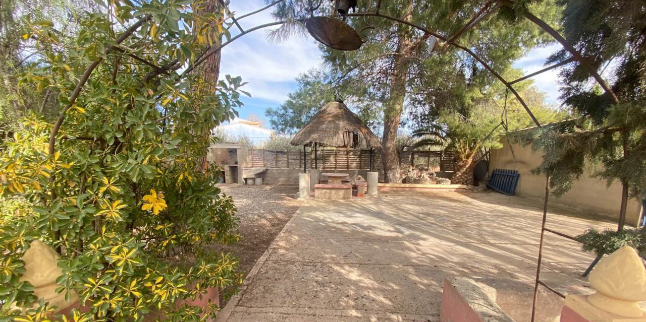 o_1icv600bep89153b6qg138b2kc1p