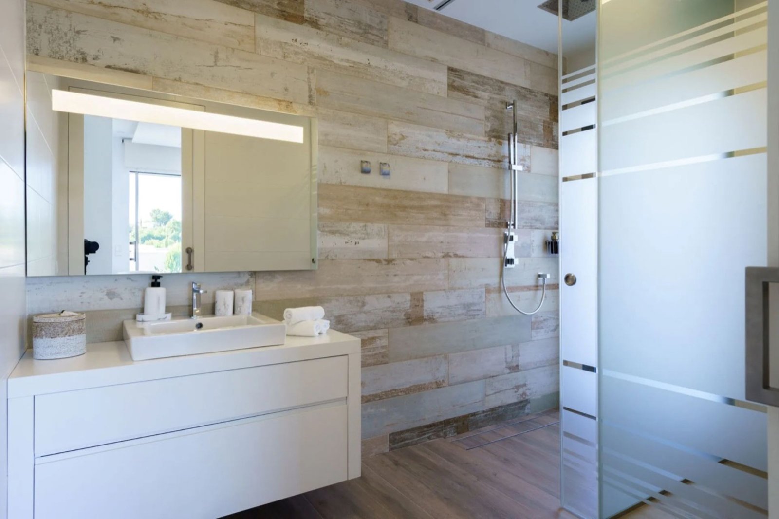 o_1il6bpgu41qa9rhh1qm2jkr14n52m