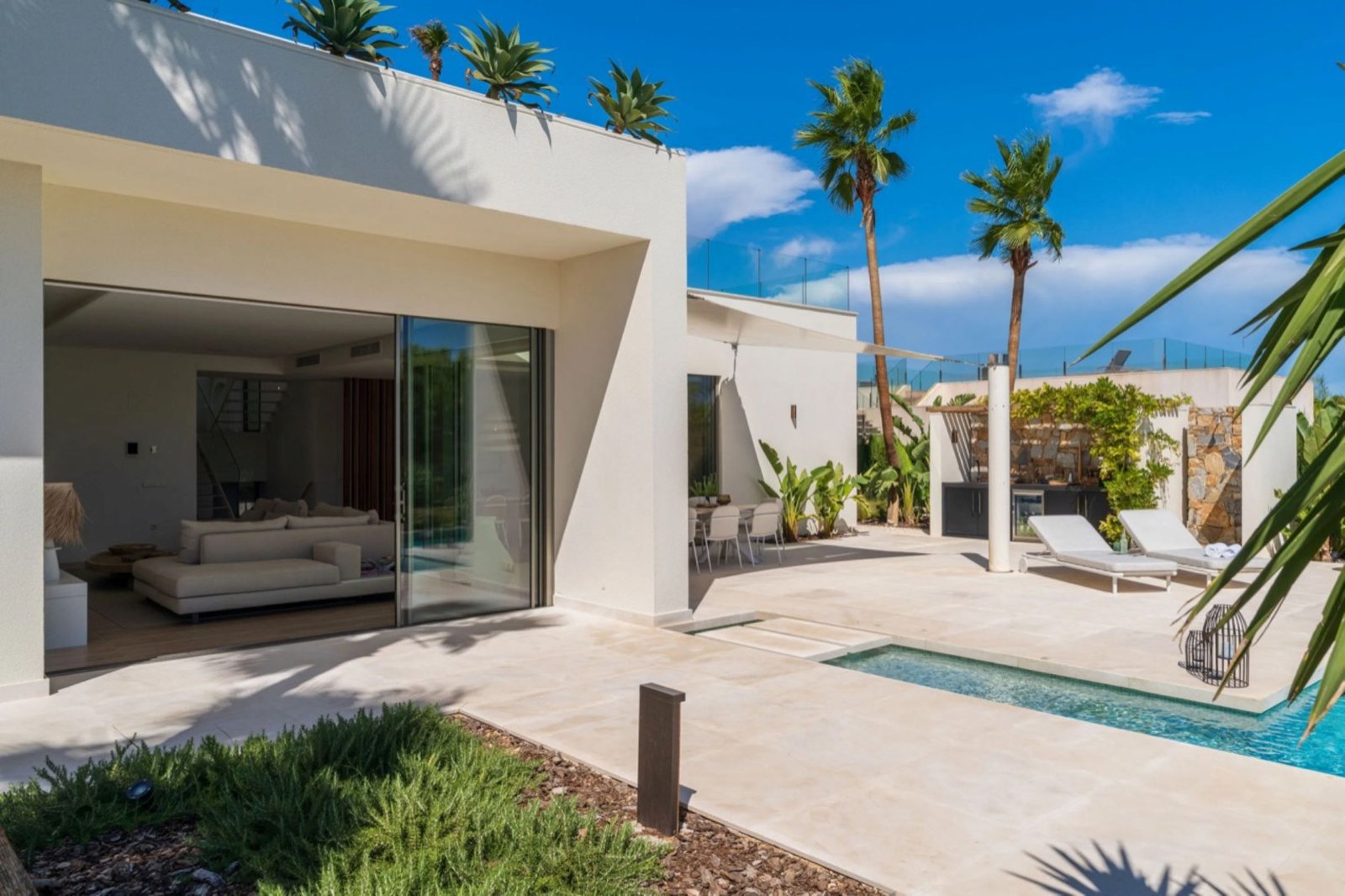 o_1il6bpgu48aqef1hvg181a1flg2h