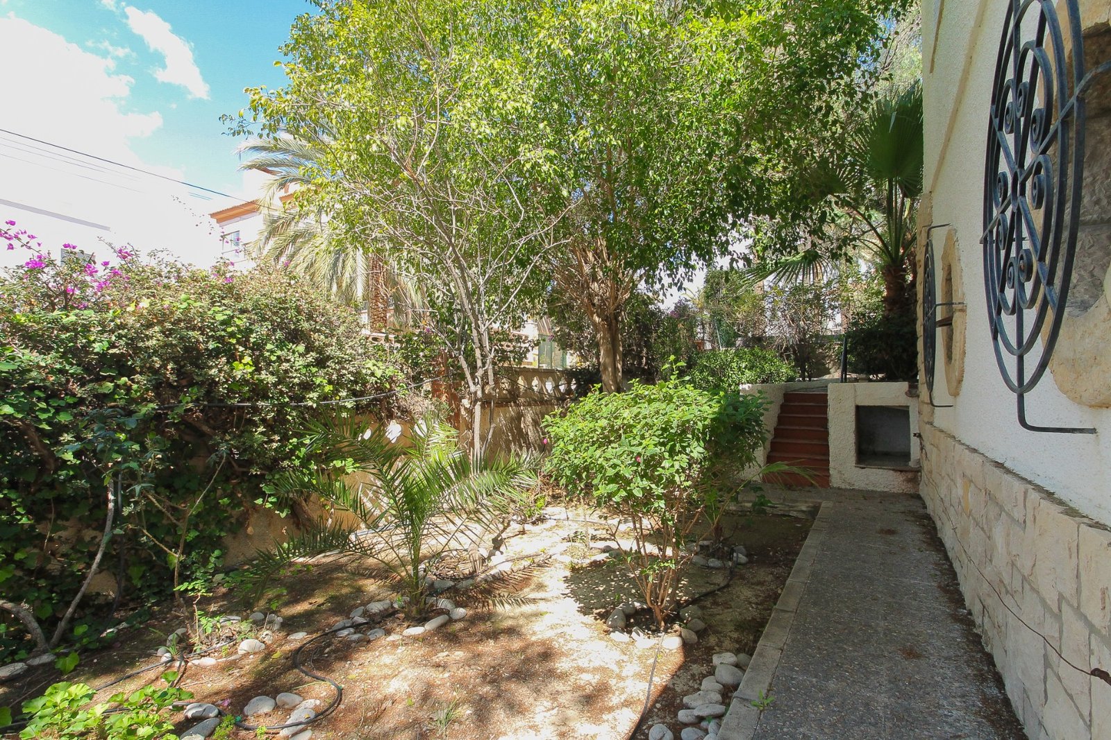 o_1inc1a8el2l7n4kenhp6c18i74c