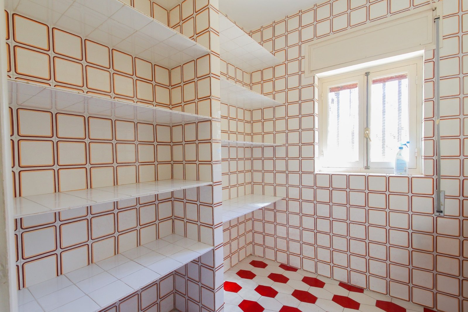 o_1inc1a8elkp370ckhd48r1e523p