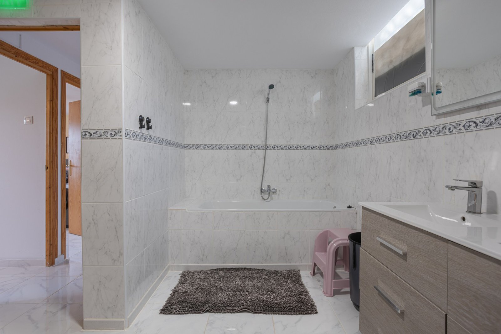 o_1iqvdi5om1dgq71i1ghb2pa1ef72q