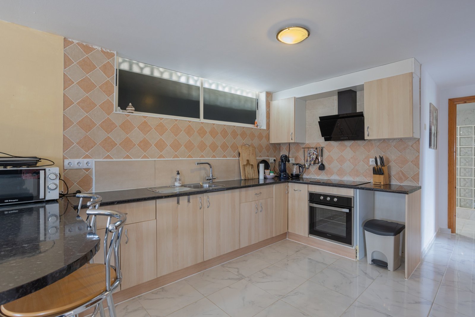 o_1iqvdi5om8sm1pkmpo61bl6h372p